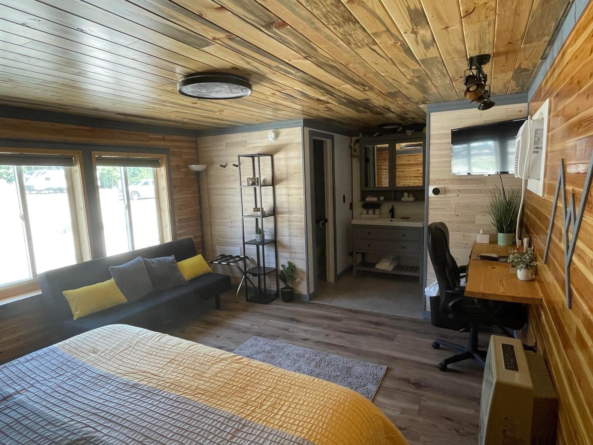 The Whispering Elms Motel Baker Eksteriør billede