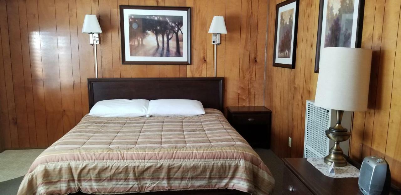The Whispering Elms Motel Baker Eksteriør billede